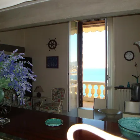 Grimaldi 10 Apartment *